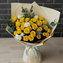 Букет цветов из:  Розы в Бикине