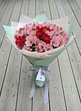 Букет цветов из:  Альстромерии в Бикине