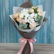 Букет цветов из:  Хризантемы и Розы в Бикине