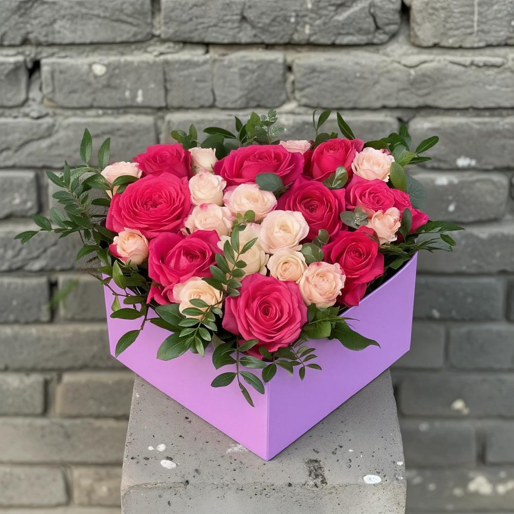 Цветочная композиция из Розы в коробке в Бикине