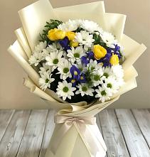 Букет цветов из:  Ирисы, Хризантемы и Розы #REPLACE_PRED# Бикине