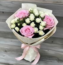 Букет цветов из:  Розы в Бикине
