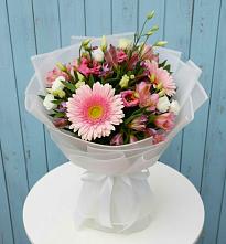 Букет цветов из:  Герберы, Альстромерии и Лизиантусы в Бикине