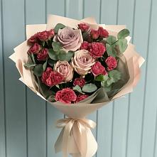 Букет цветов из:  Гвоздики и Розы в Бикине