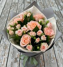 Букет цветов из:  Розы в Бикине