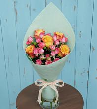Букет цветов из:  Розы в Бикине