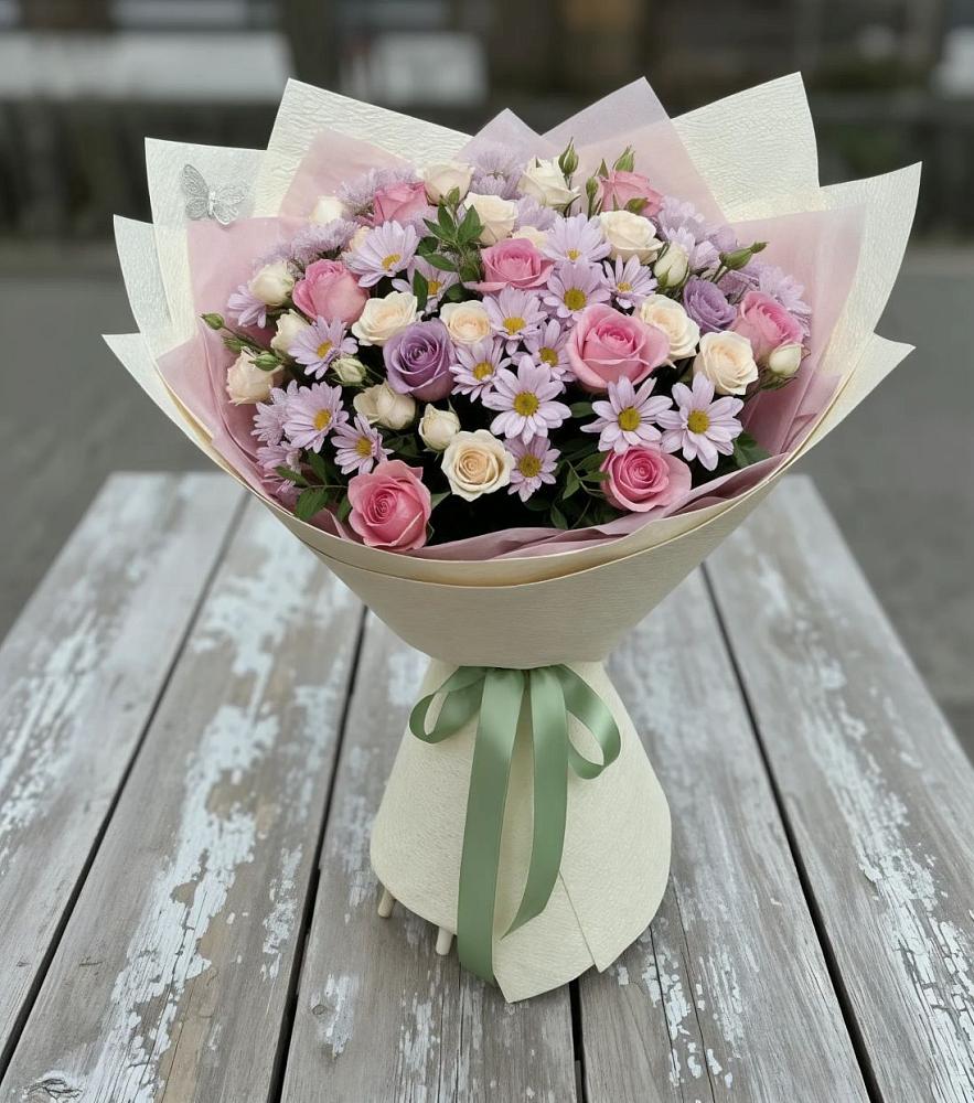 Букет цветов из: Розы и Хризантемы в Бикине